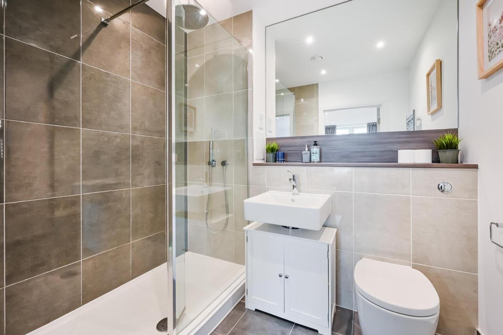 Central Luxury 2 Bed Apartment Londen Buitenkant foto