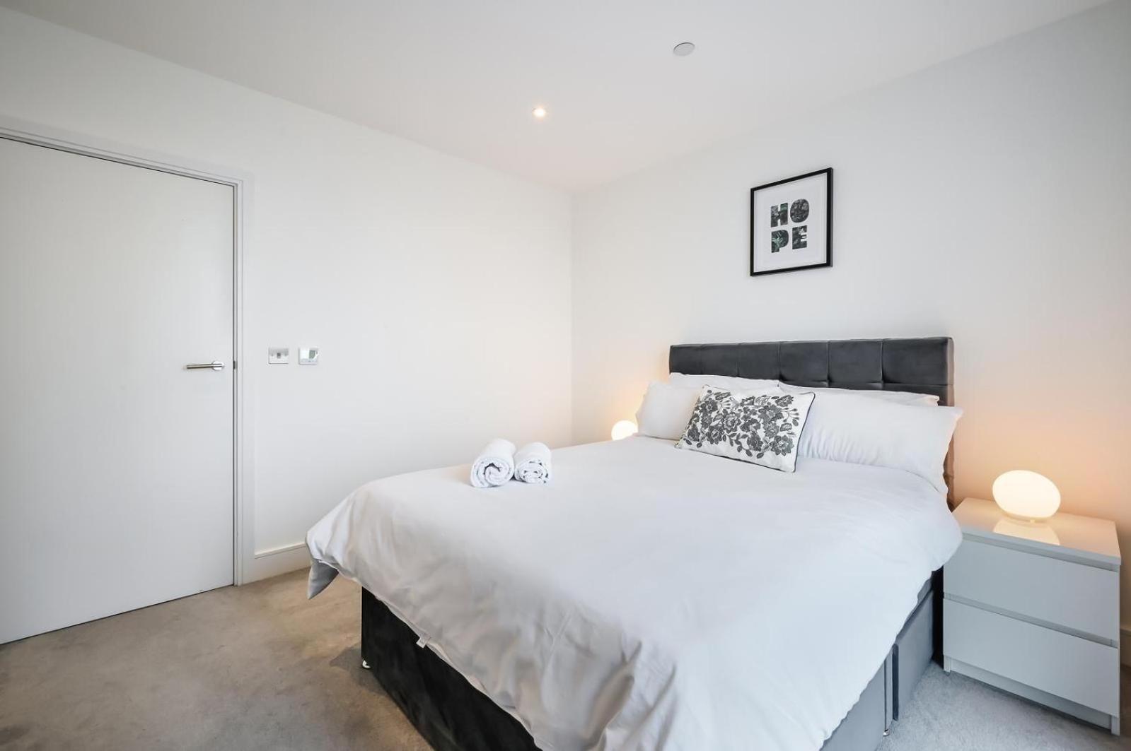 Central Luxury 2 Bed Apartment Londen Buitenkant foto