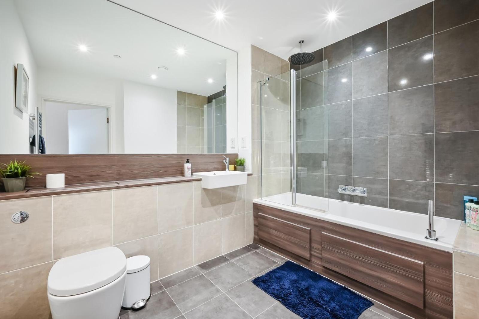 Central Luxury 2 Bed Apartment Londen Buitenkant foto